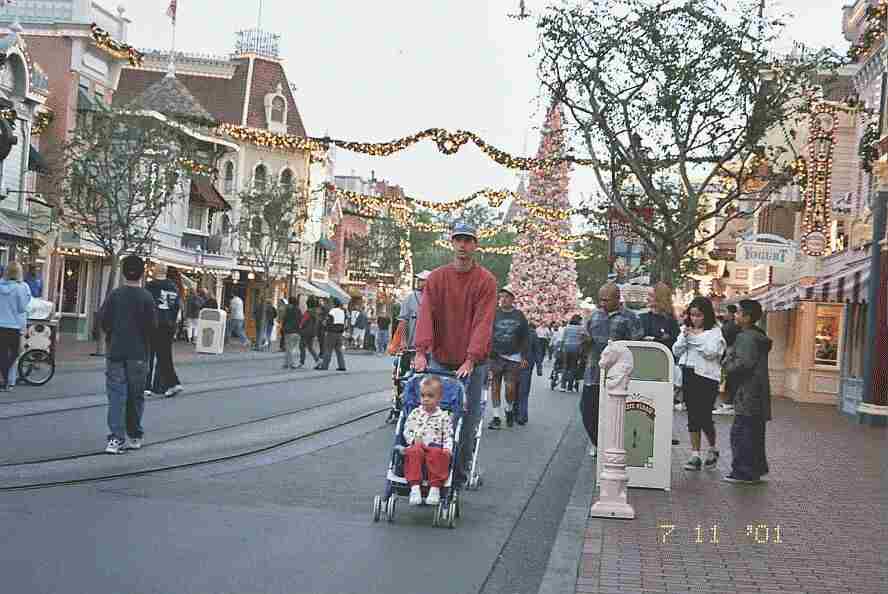 Kulkijoita Disneylandissa
